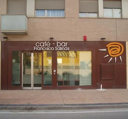 Francisco Salinas 게스트하우스