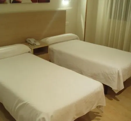 Francisco Salinas 게스트하우스 2*